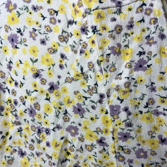 Floral Tie-Front Crop Top - Picture 2 of 3